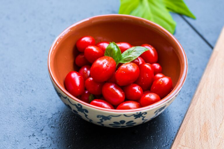 Are Cherry Tomatoes Keto-Friendly (& Substitutes)