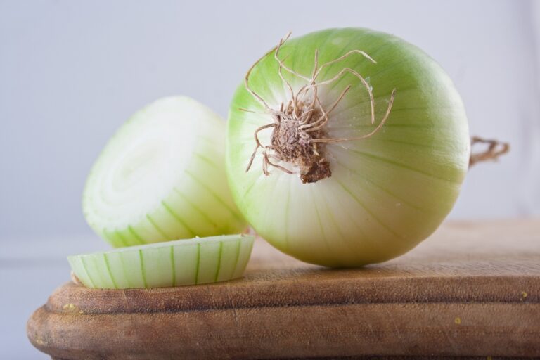 Are Onions Keto-Friendly (& Substitutes)