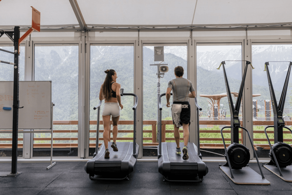 Can You Run On A Manual Treadmill (& How)